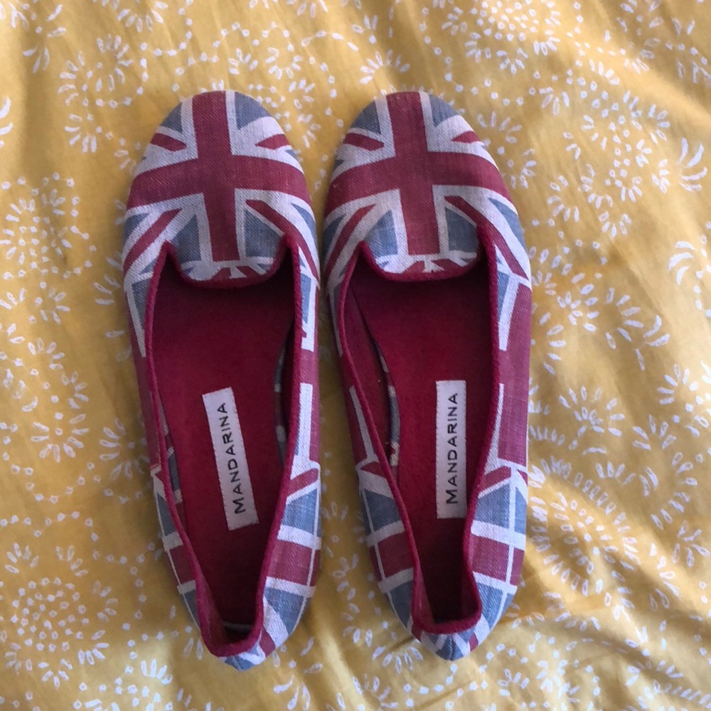 Mandarina British flag flats! Size 8